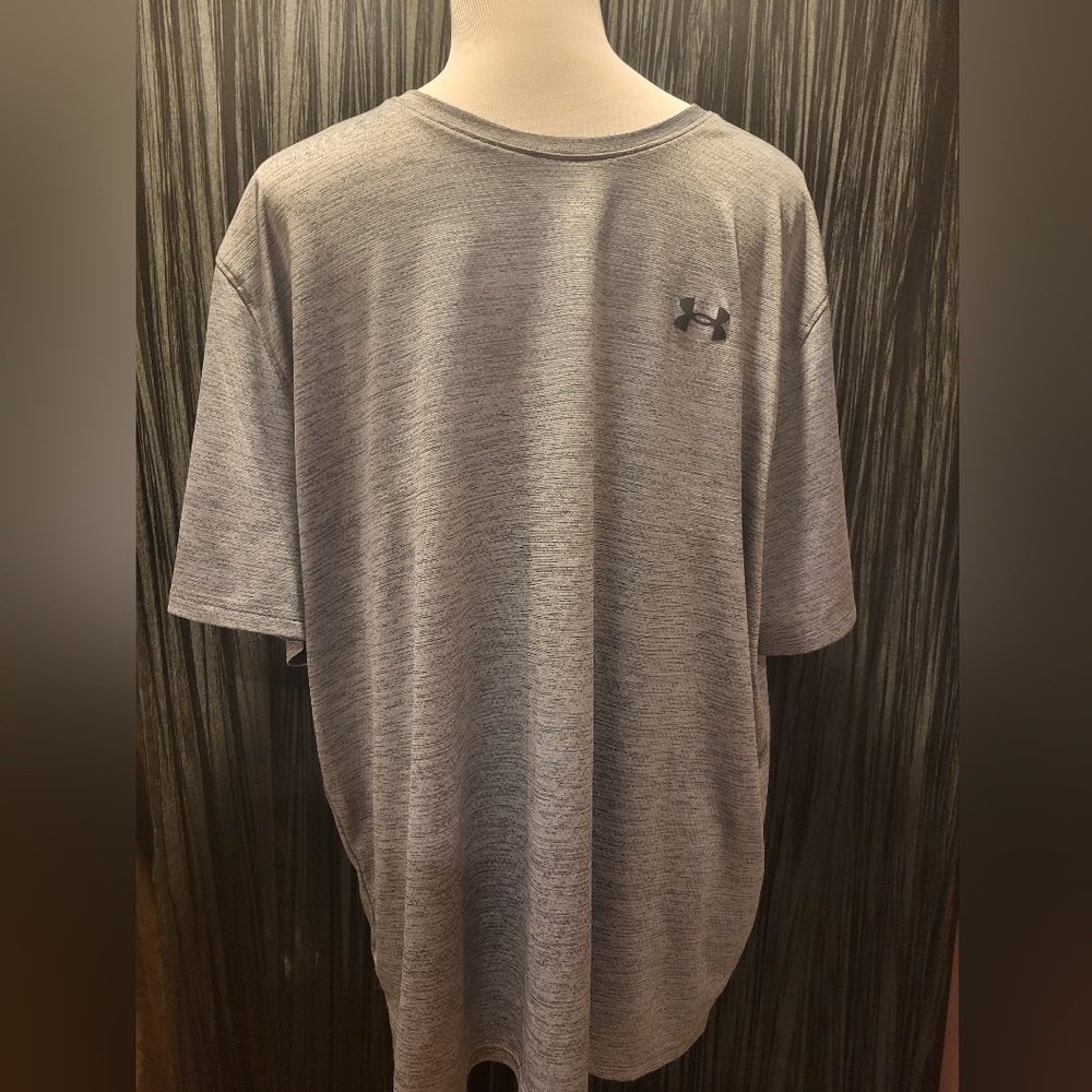 Mens 2XL Under Armour Tshirt